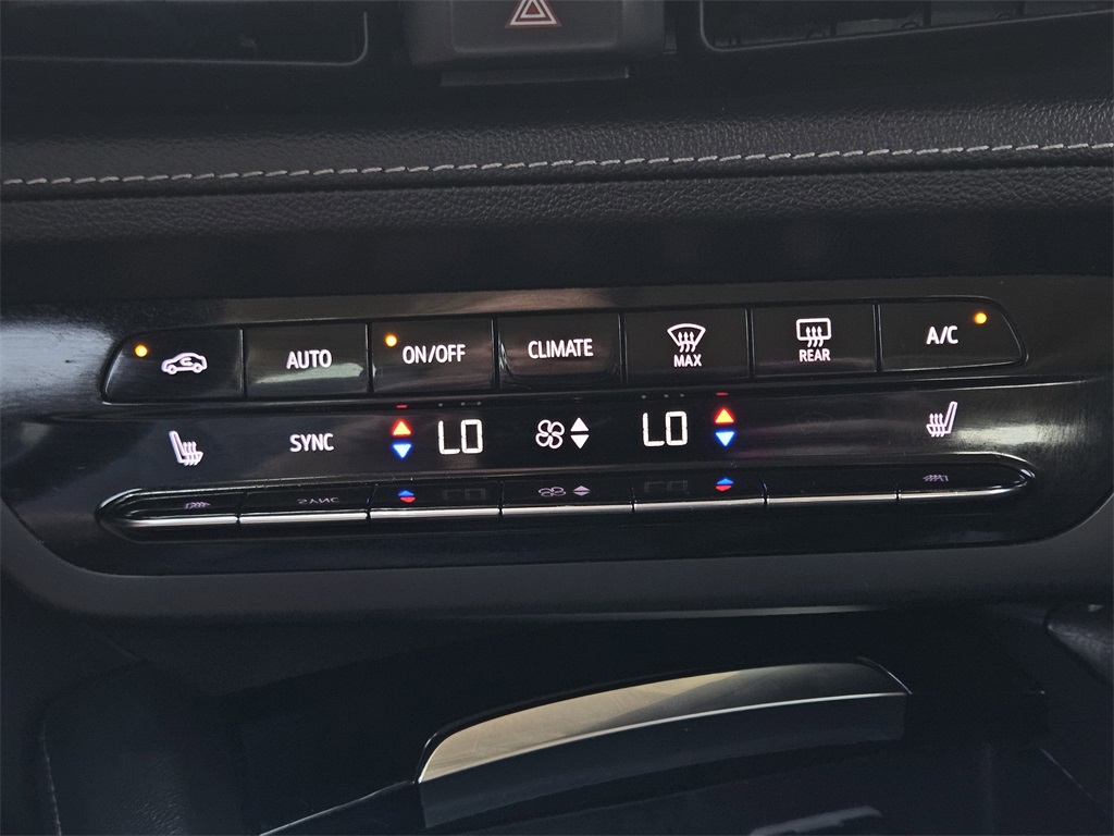 2022 Buick Envision Essence photo 13