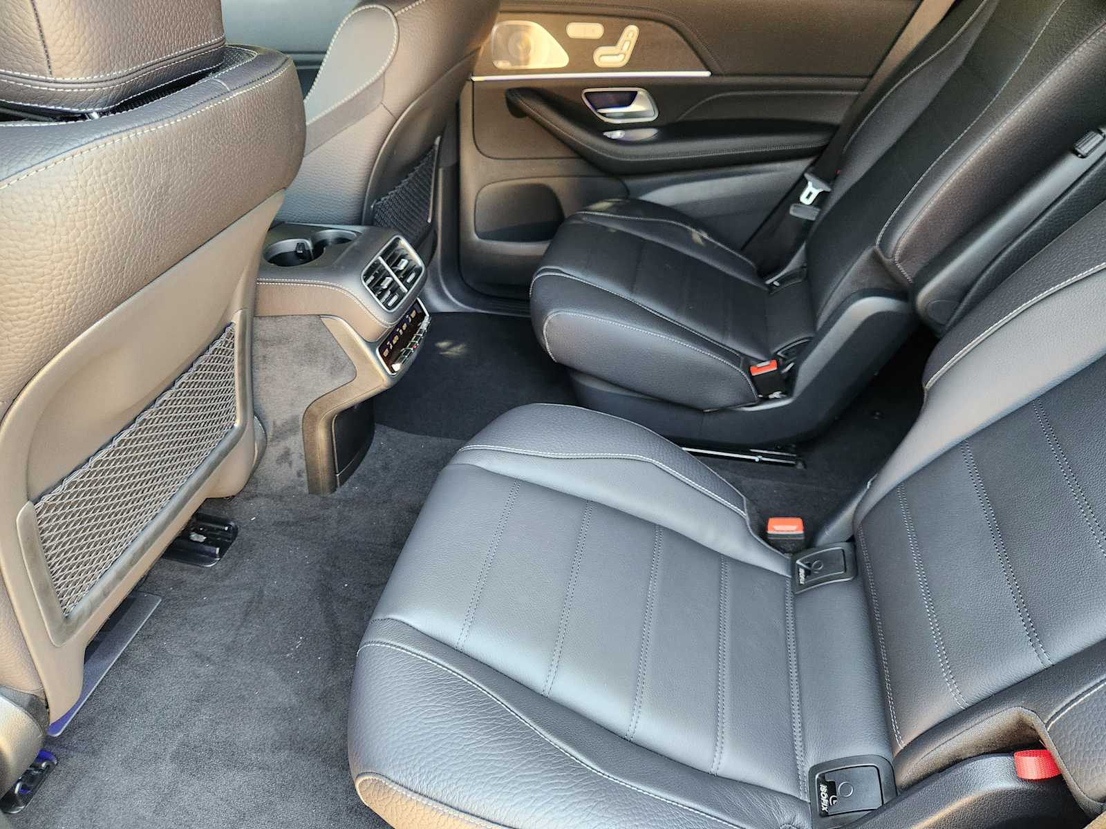 2026 Mercedes Benz GLS 450 4MATIC photo 21