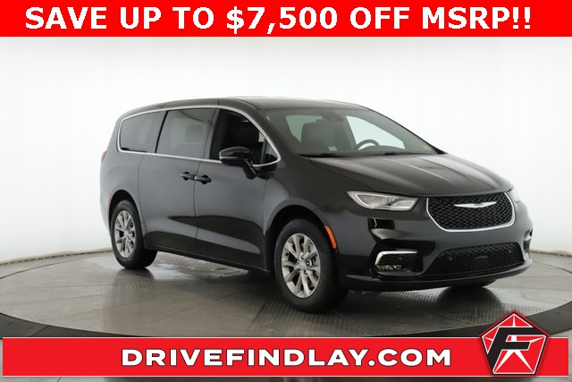 2026 Chrysler Pacifica Select's photo