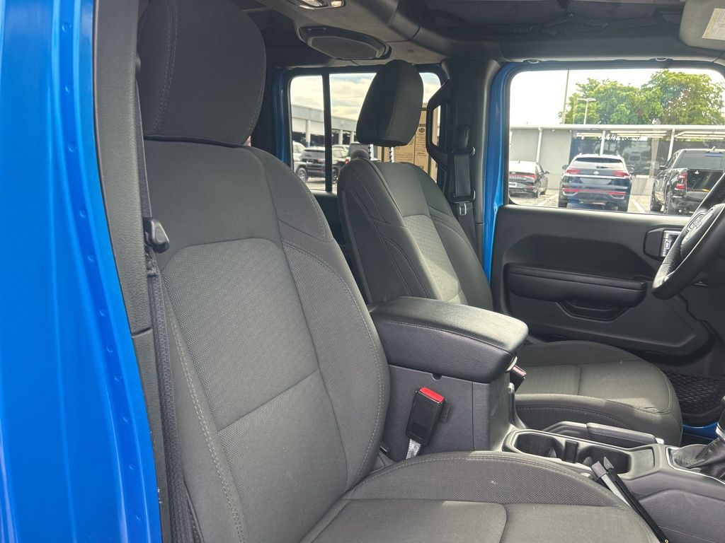 2021 Jeep Wrangler Unlimited Willys photo 22