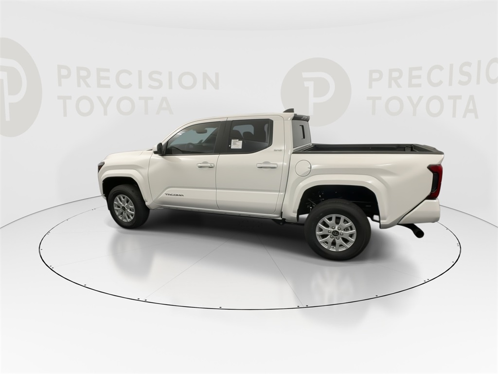 2025 Toyota Tacoma SR5 photo 11