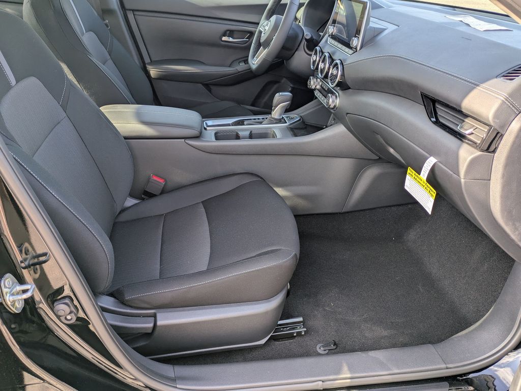 2025 Nissan Sentra SV photo 26