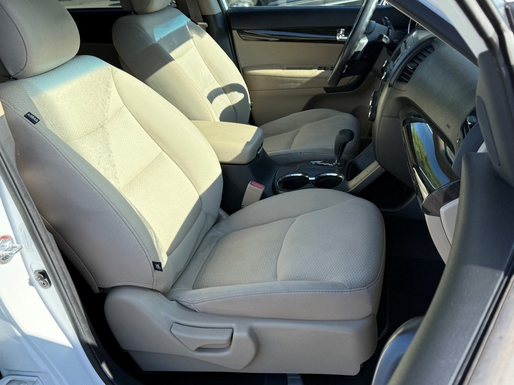 2012 Kia Sorento LX photo 3