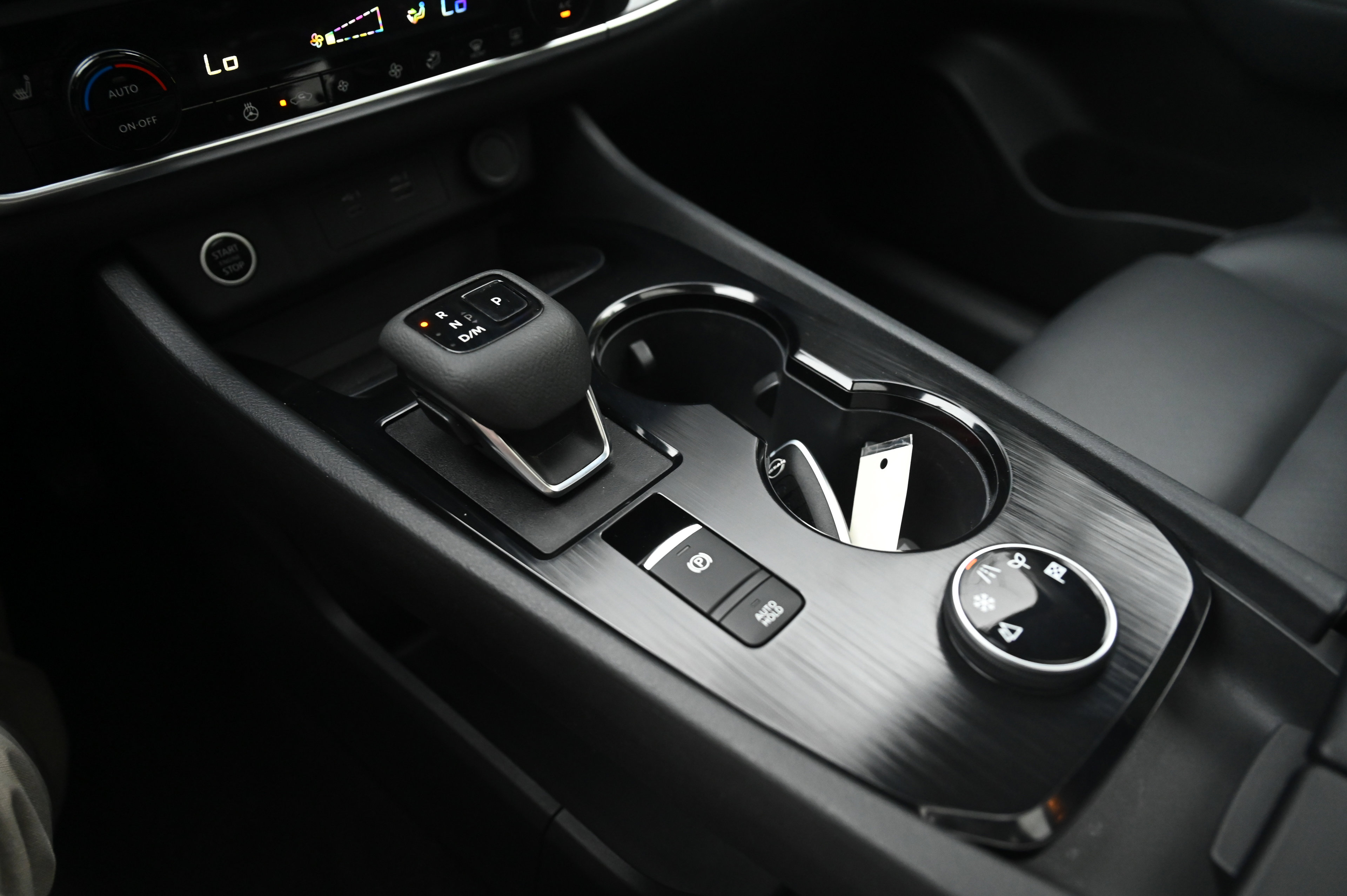 2023 Nissan Rogue SV photo 14