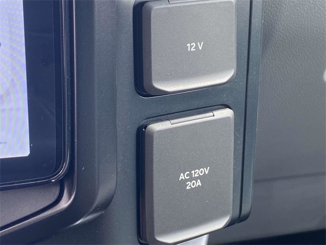 2025 Ford F-150 Lightning photo 11