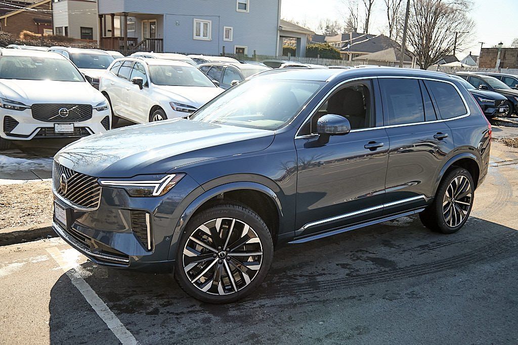 2026 VOLVO XC90 - Image 2