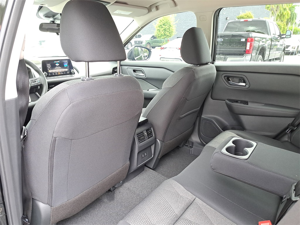2026 Nissan Rogue SV photo 11