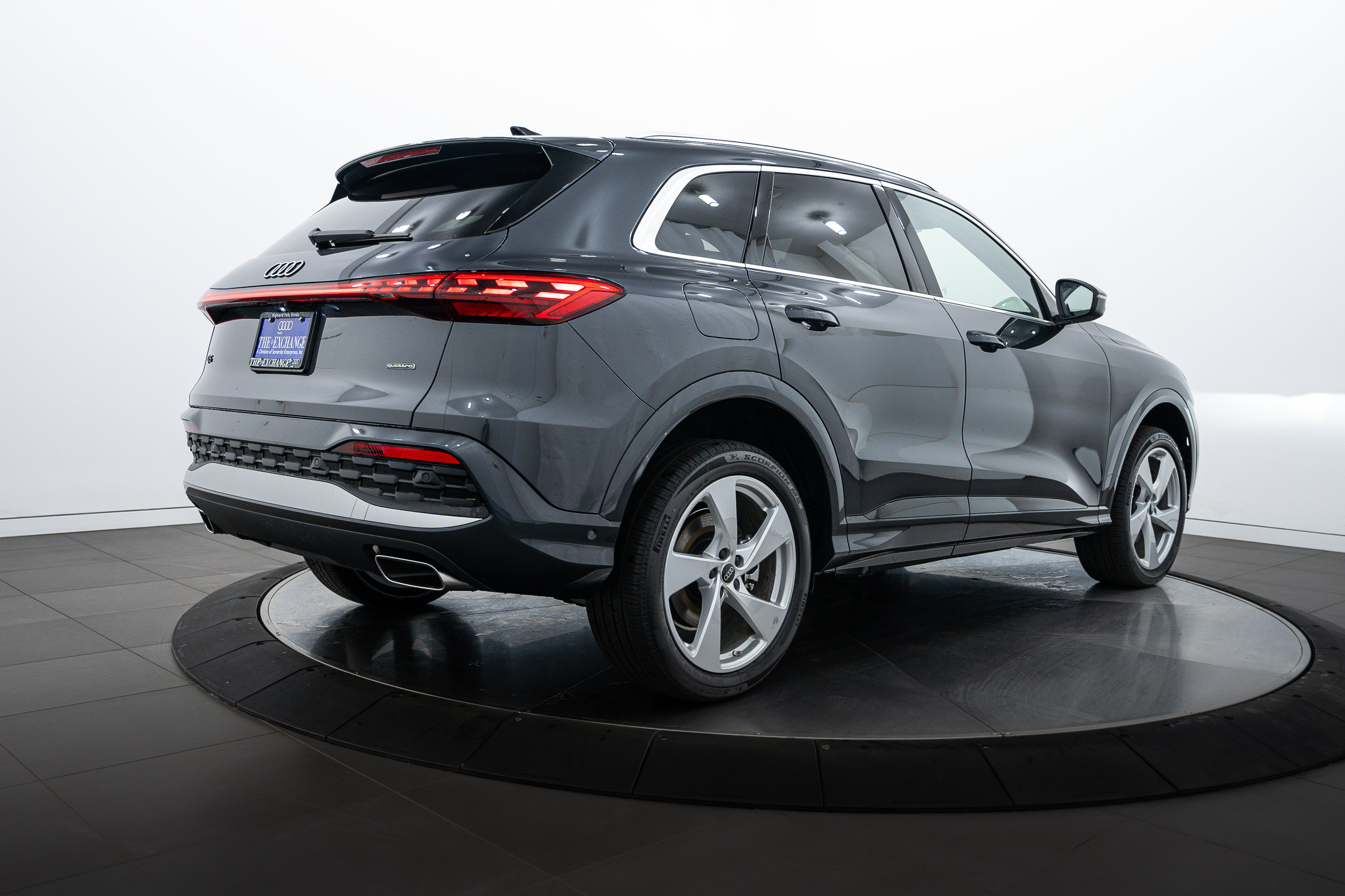 2025 Audi Q5 2.0T Premium Plus photo 4