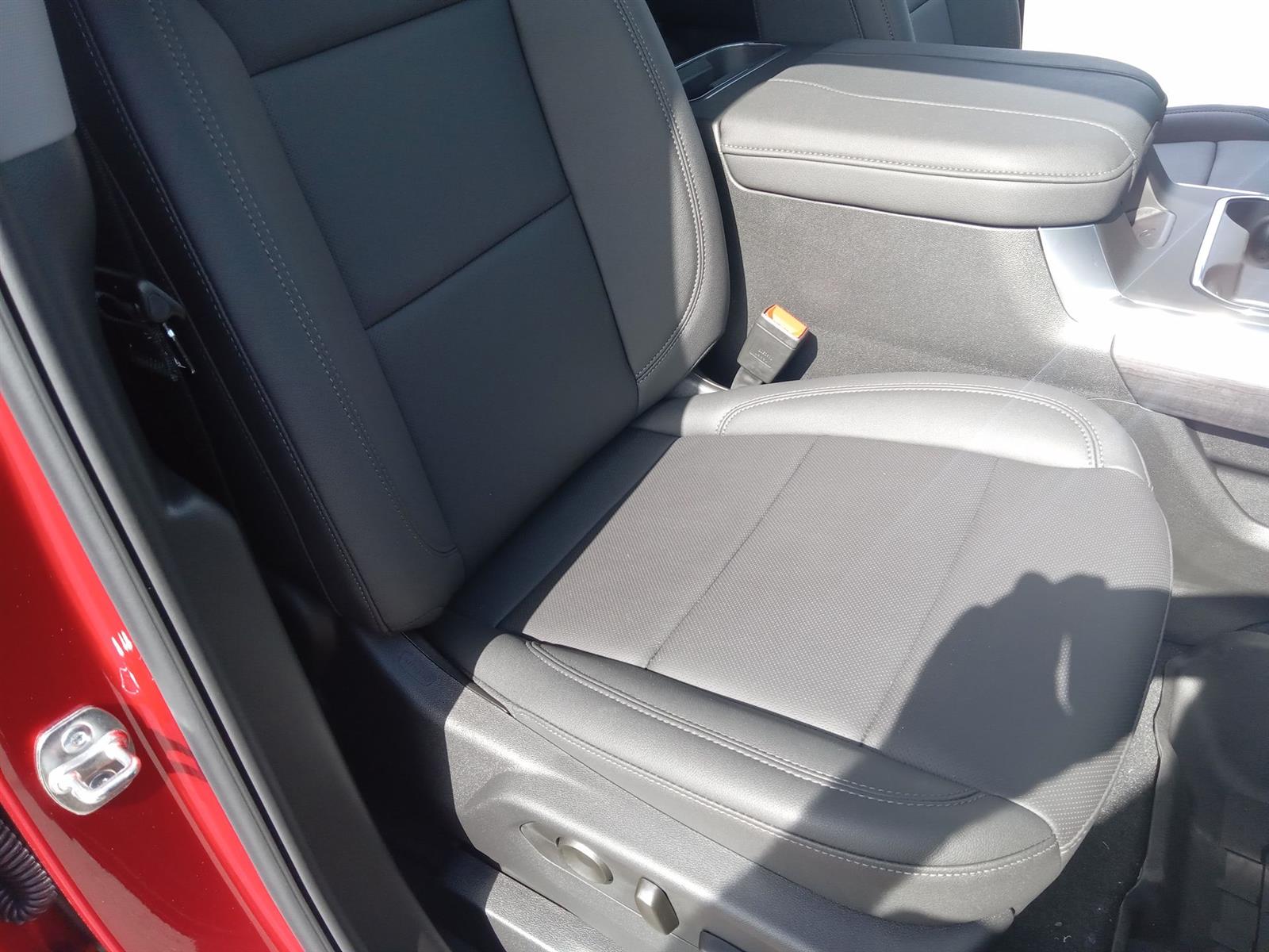 2025 Chevrolet Silverado 2500HD LTZ photo 12