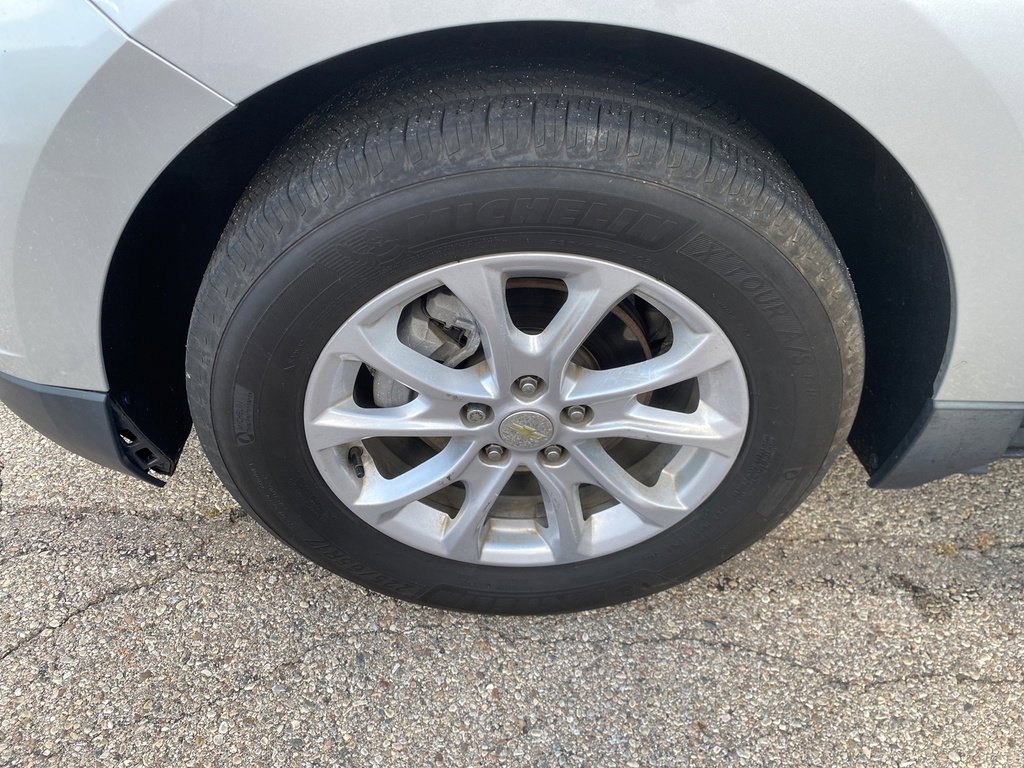 2020 Chevrolet Equinox LS photo 19