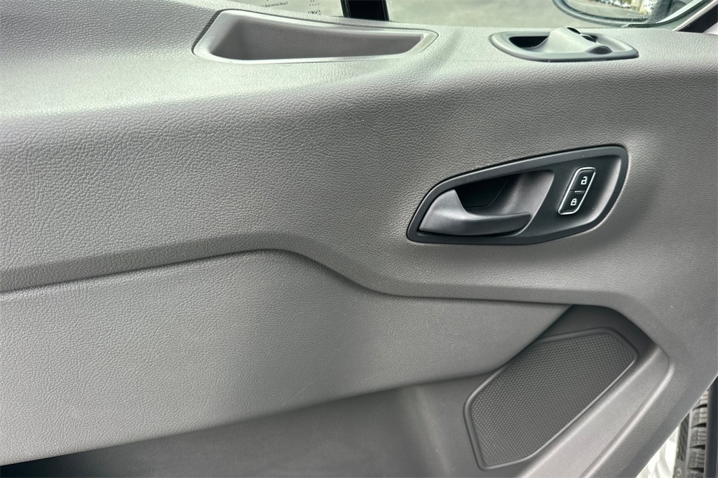 2022 Ford Transit photo 10
