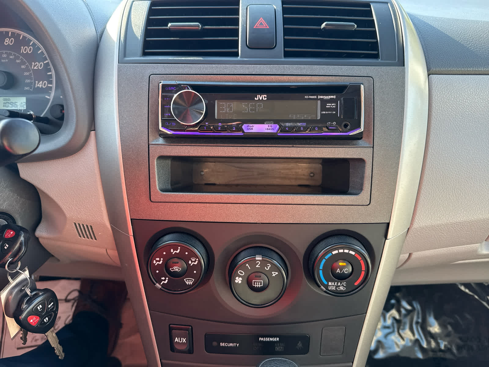 2009 Toyota Corolla LE photo 20