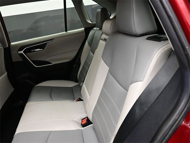 2021 Toyota RAV4 XLE Premium photo 7