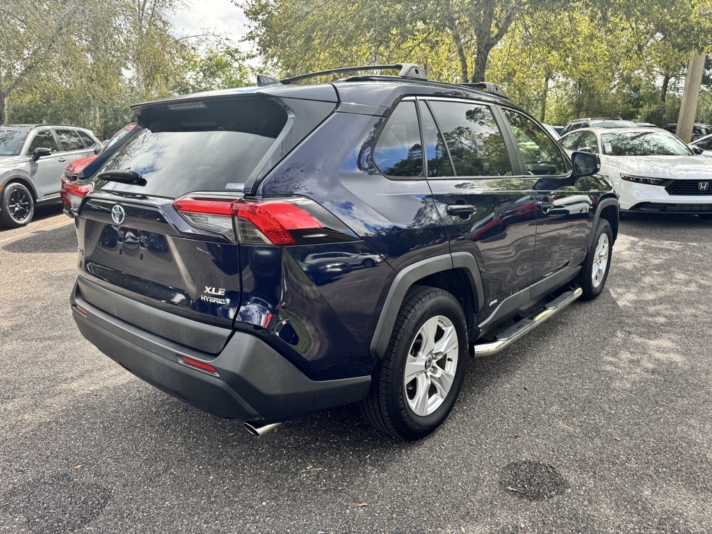 2020 Toyota RAV4 Hybrid XLE photo 6