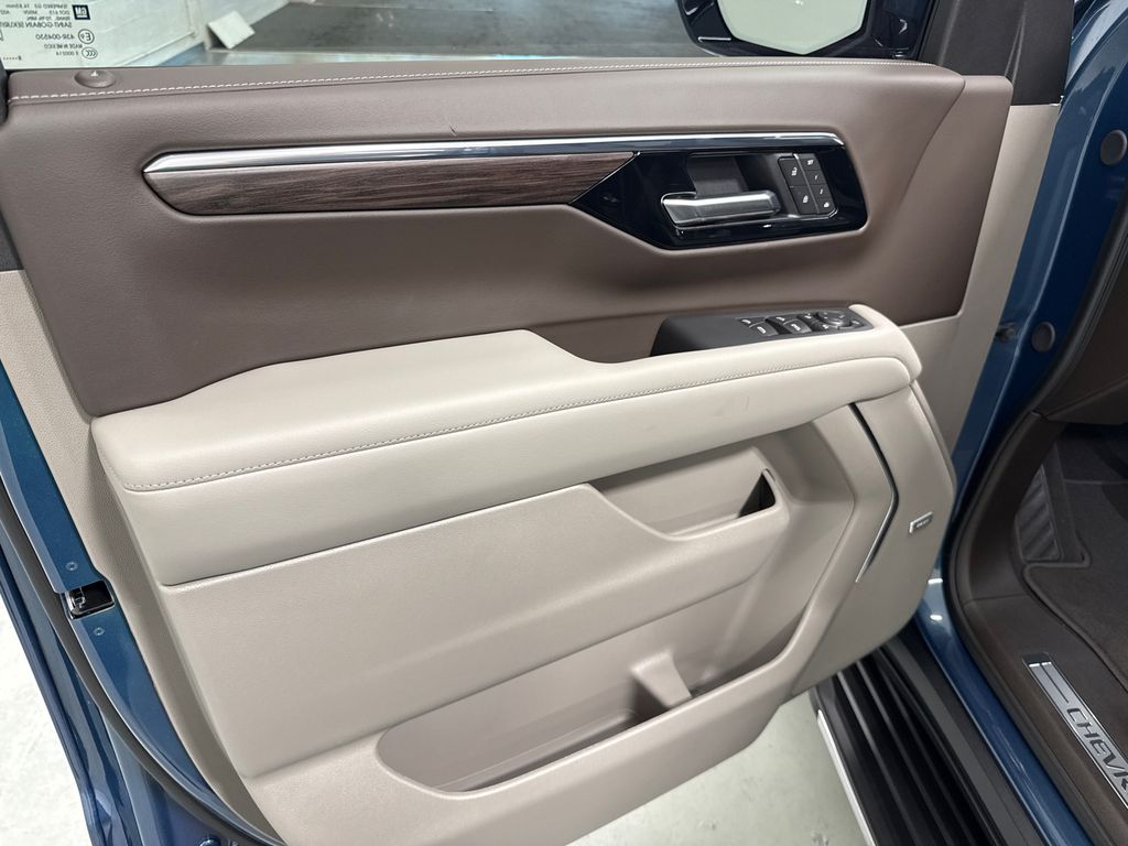 2025 Chevrolet Tahoe LT photo 10