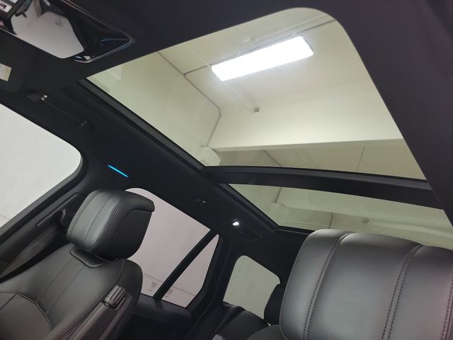 2019 Land Rover Range Rover HSE photo 13