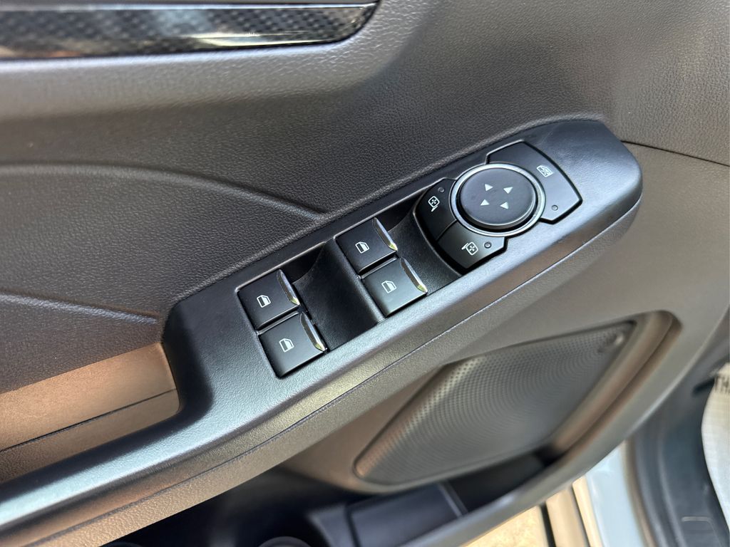 2025 Ford Escape ST-Line photo 27