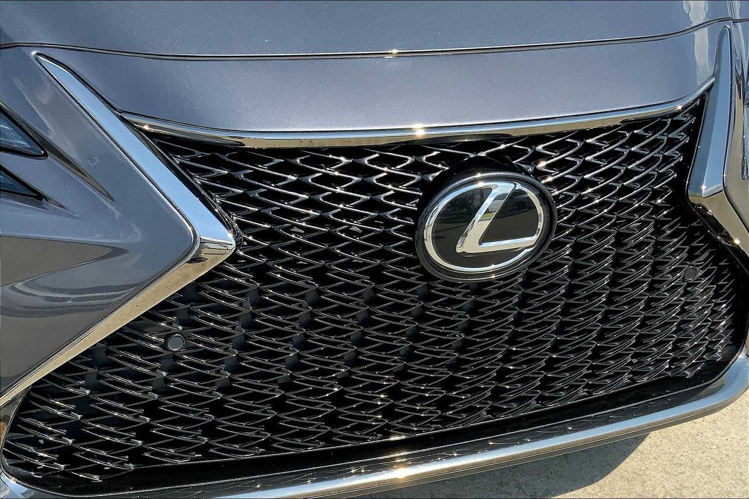 2022 Lexus ES F SPORT Handling photo 29