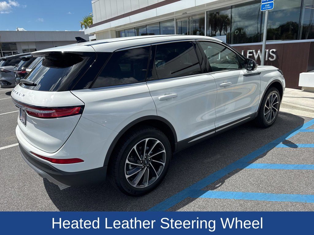 2023 Lincoln Corsair Standard photo 5