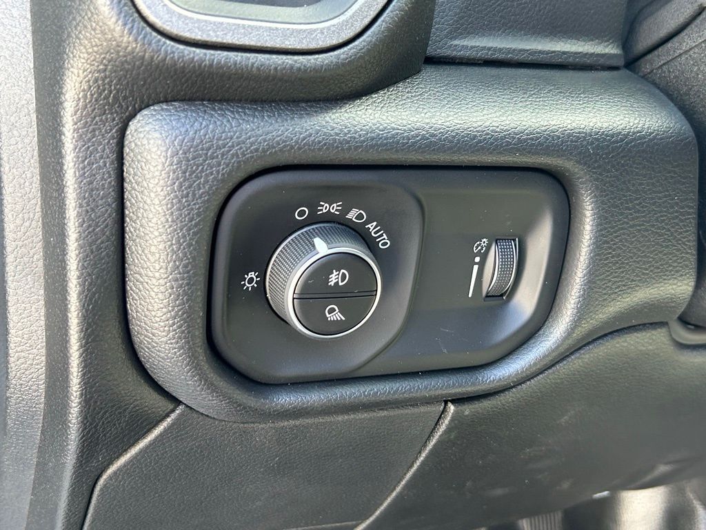2025 Ram 2500 Tradesman photo 31
