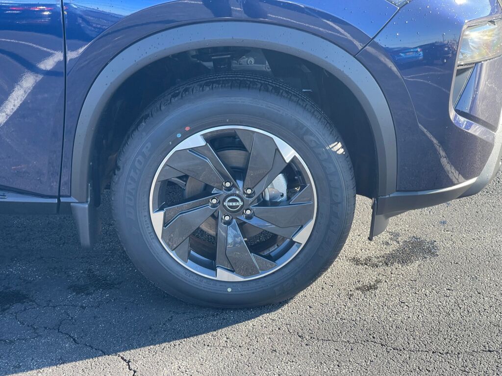 2026 Nissan Rogue SV photo 17