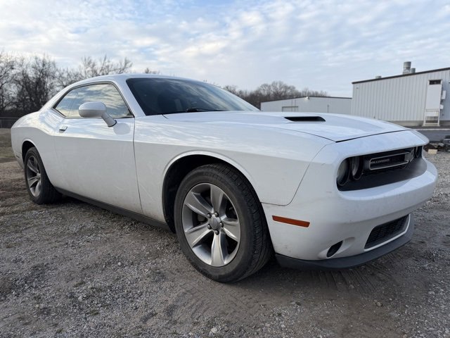 2015 Dodge Challenger SXT's photo