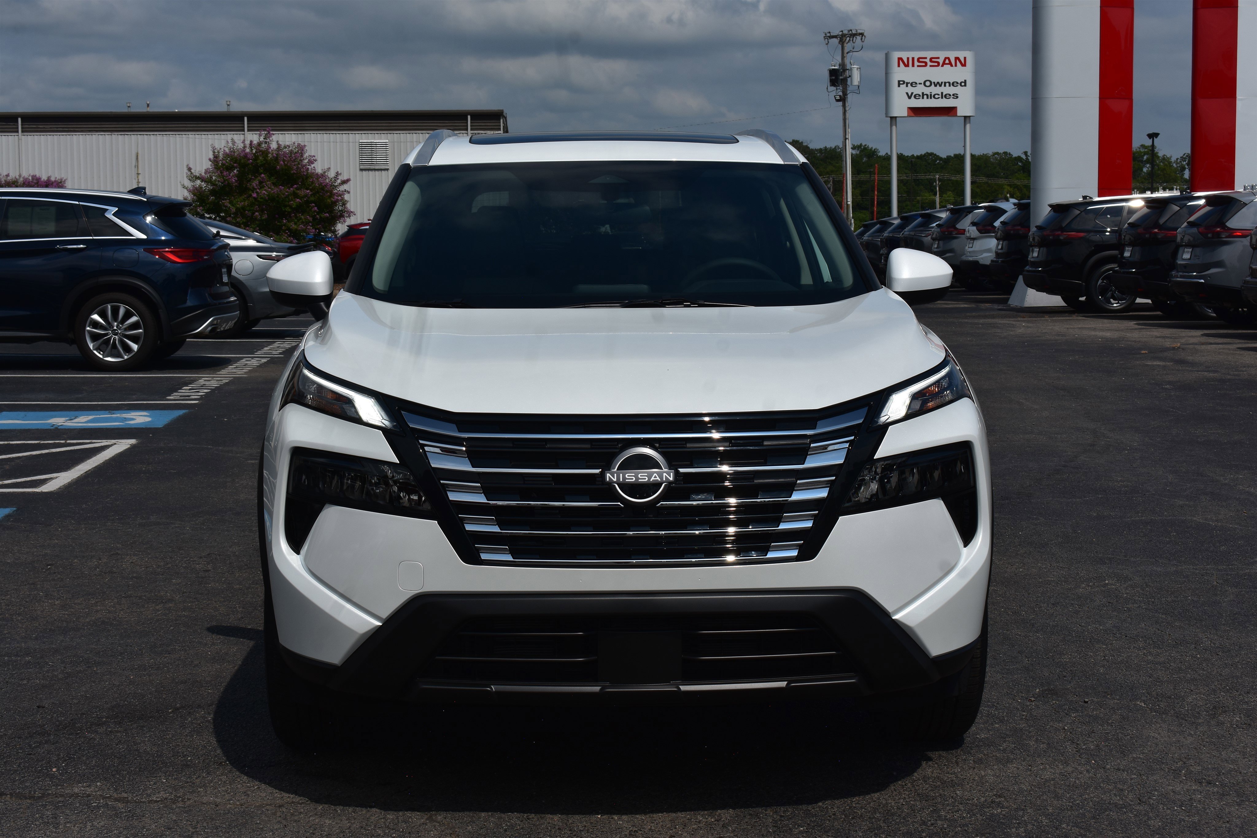 2026 Nissan Rogue SV photo 2