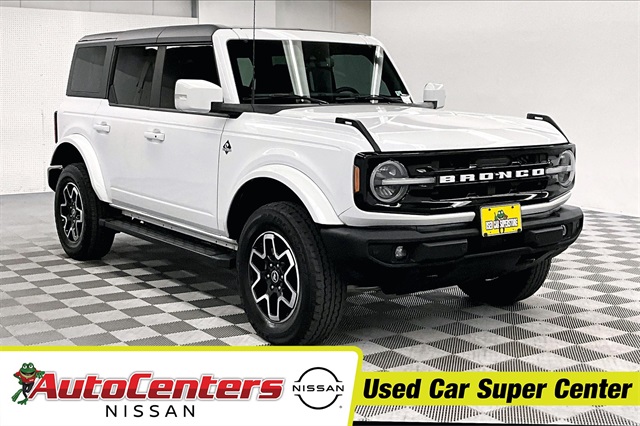 2022 Ford Bronco 4-Door Outer Banks's photo
