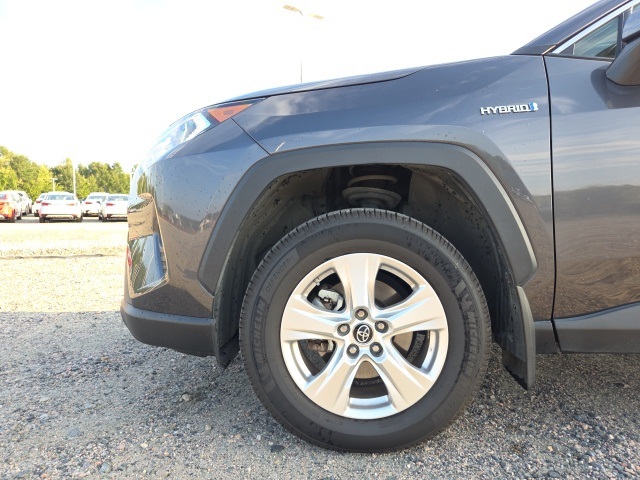 2019 Toyota RAV4 Hybrid XLE photo 13