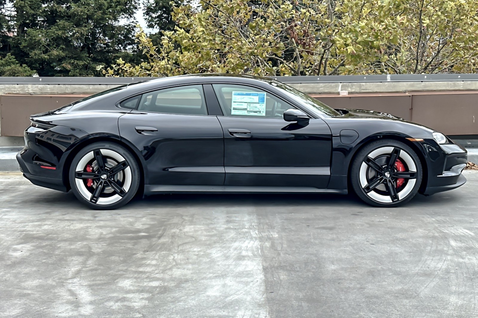 2025 Porsche Taycan 4S photo 10