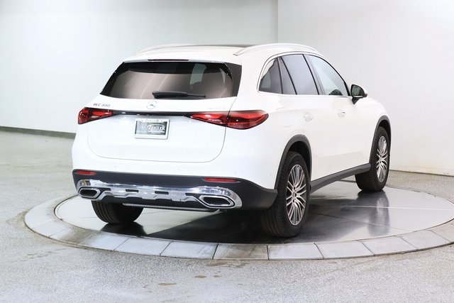 2025 Mercedes Benz GLC 300 4MATIC photo 4
