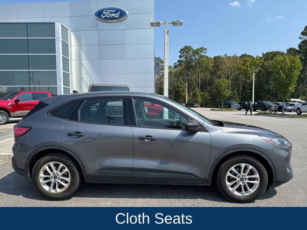 2021 Ford Escape S photo 2