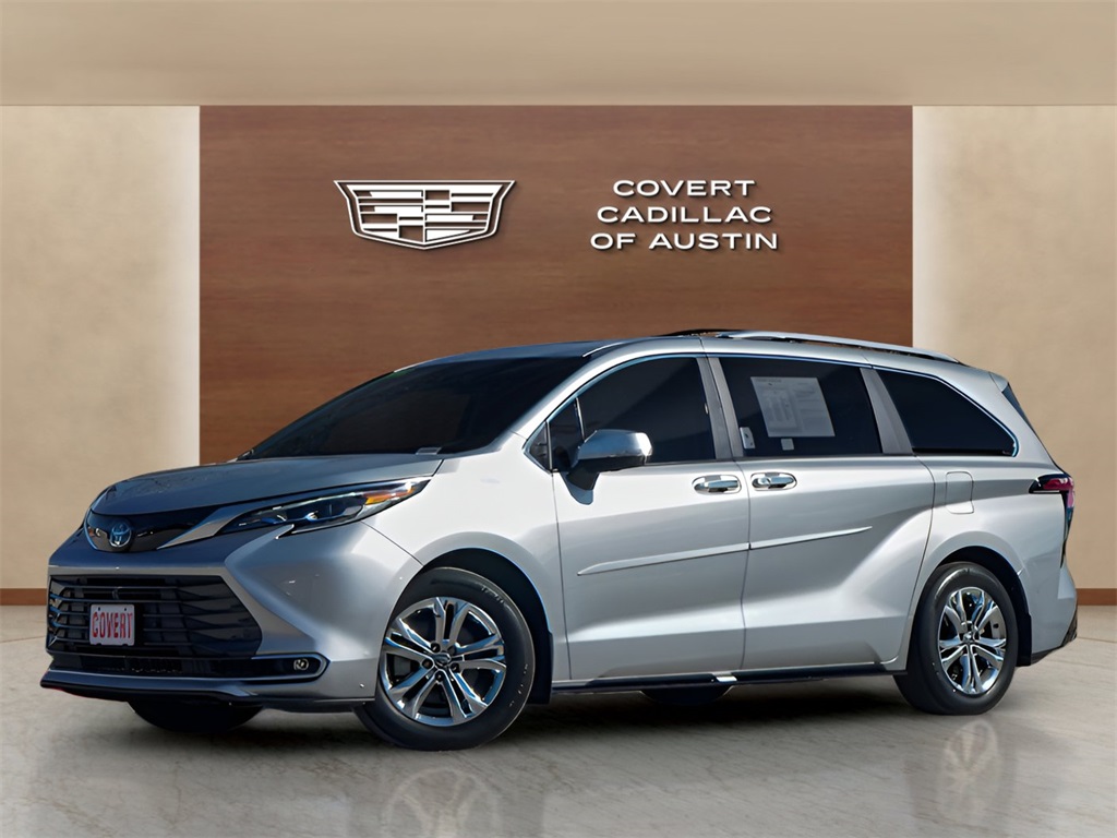 2024 Toyota Sienna Platinum's photo