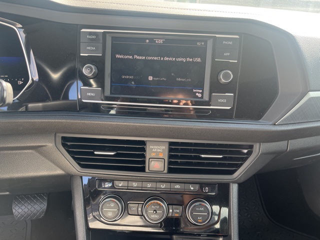 2022 Volkswagen Jetta 1.5T SE photo 9