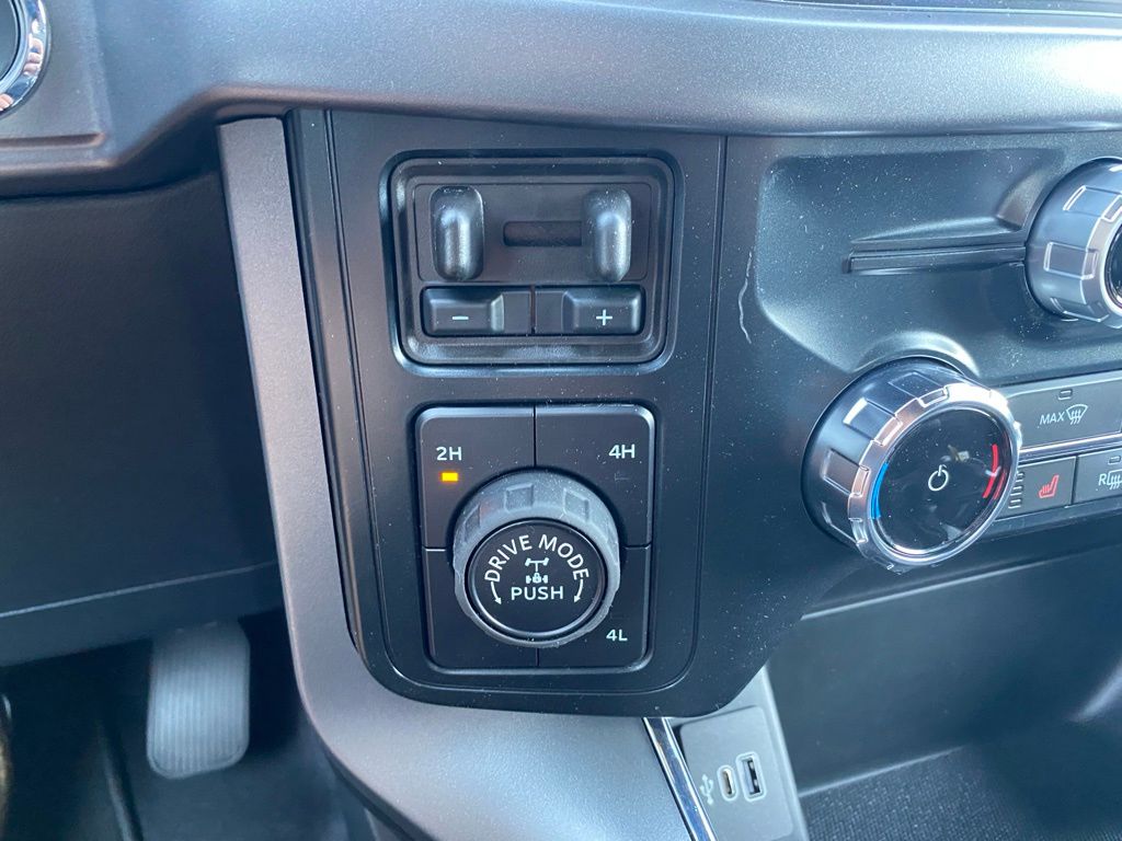 2025 Ford F-150 XLT photo 10