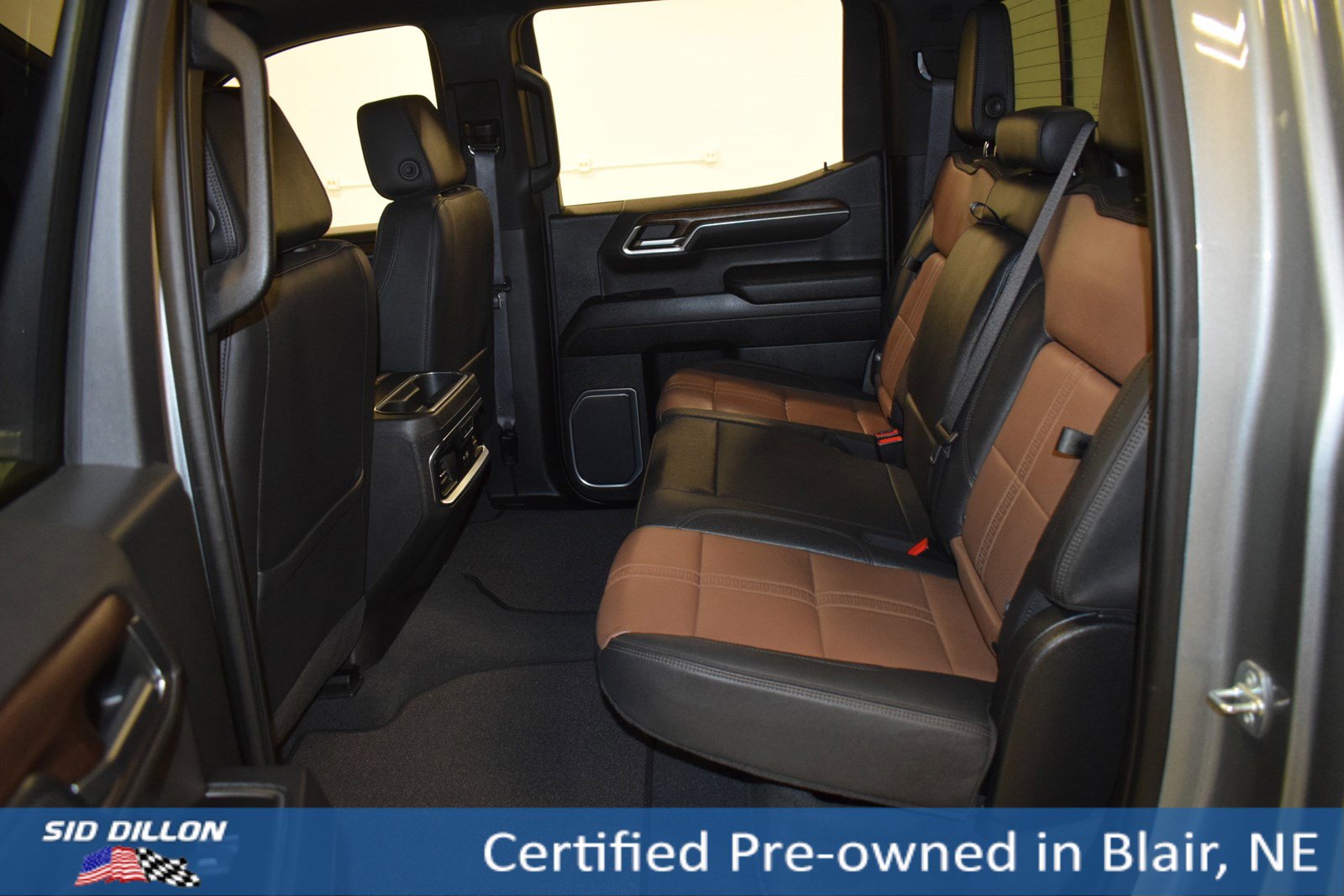 2023 Chevrolet Silverado 1500 High Country photo 9
