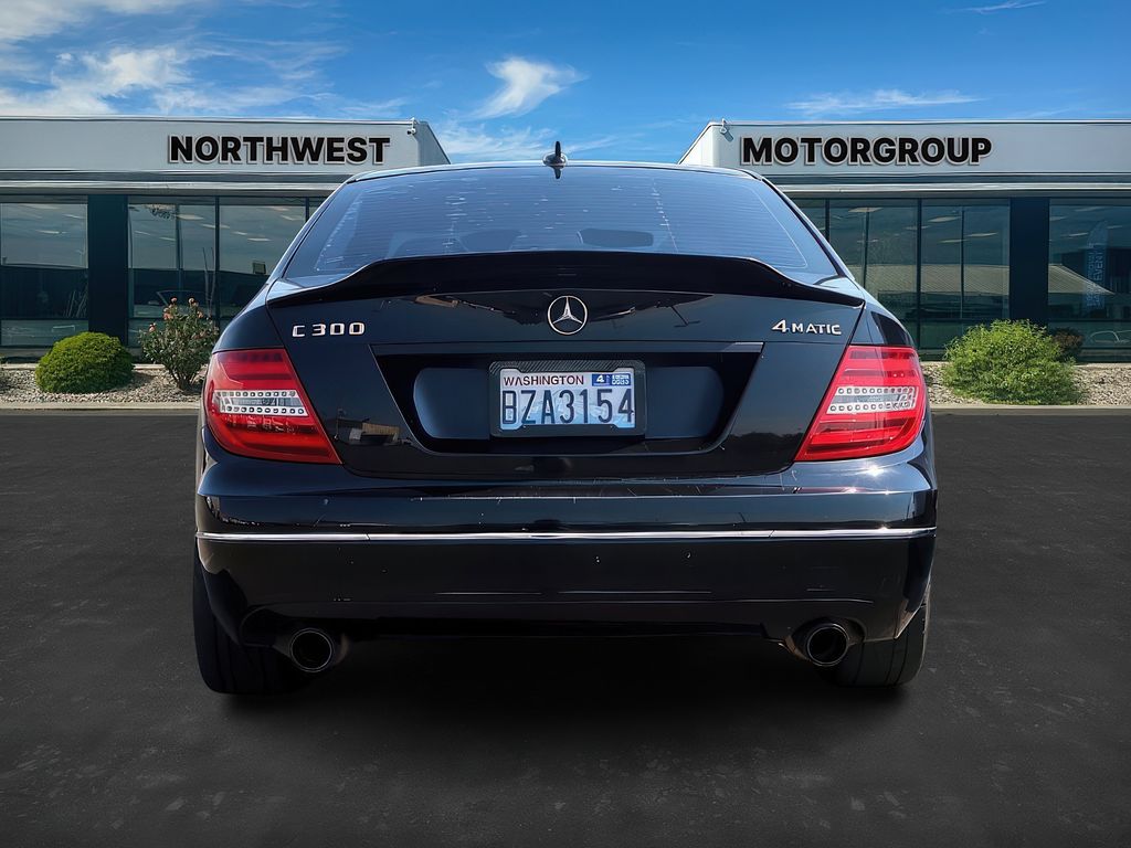 2012 Mercedes Benz C Luxury photo 6