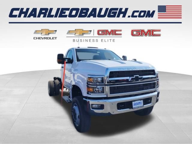 2024 Chevrolet Silverado 4500 Medium Duty Chassis Cab Work Truck's photo