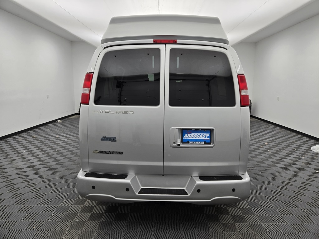 2021 Chevrolet Express 2500 Cargo photo 3