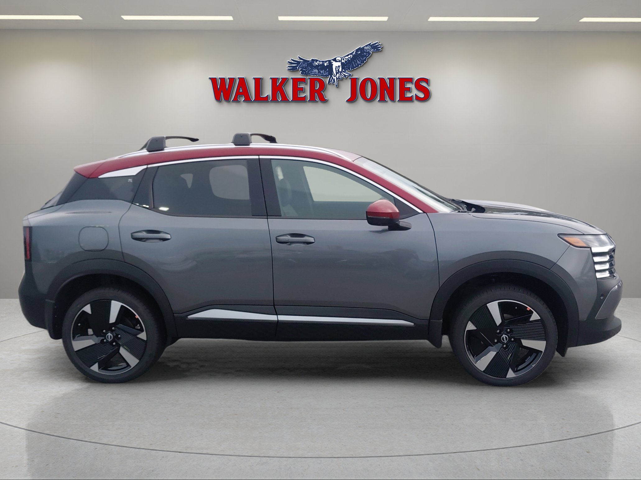 2026 Nissan Kicks SR photo 3