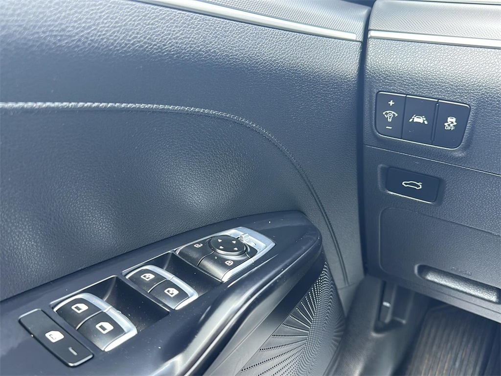 2022 Kia K5 GT-Line photo 19
