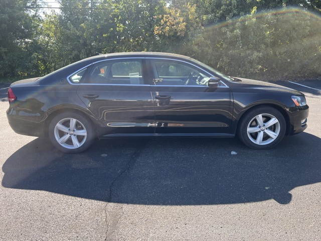 Used 2015 Volkswagen Passat Limited Edition with VIN 1VWAT7A30FC092857 for sale in Irwin, PA