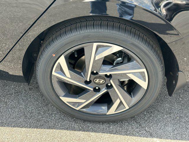2025 Hyundai Elantra SEL Sport photo 17