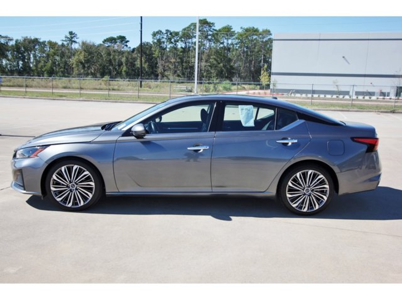 2023 Nissan Altima 2.5 SL  at Robbins Nissan