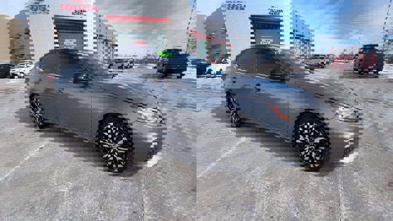 Used 2022 Nissan Altima SR with VIN 1N4BL4CV1NN408926 for sale in Kansas City