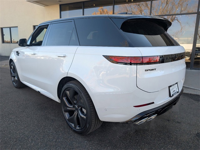 2025 Land Rover Range Rover Sport SE photo 4