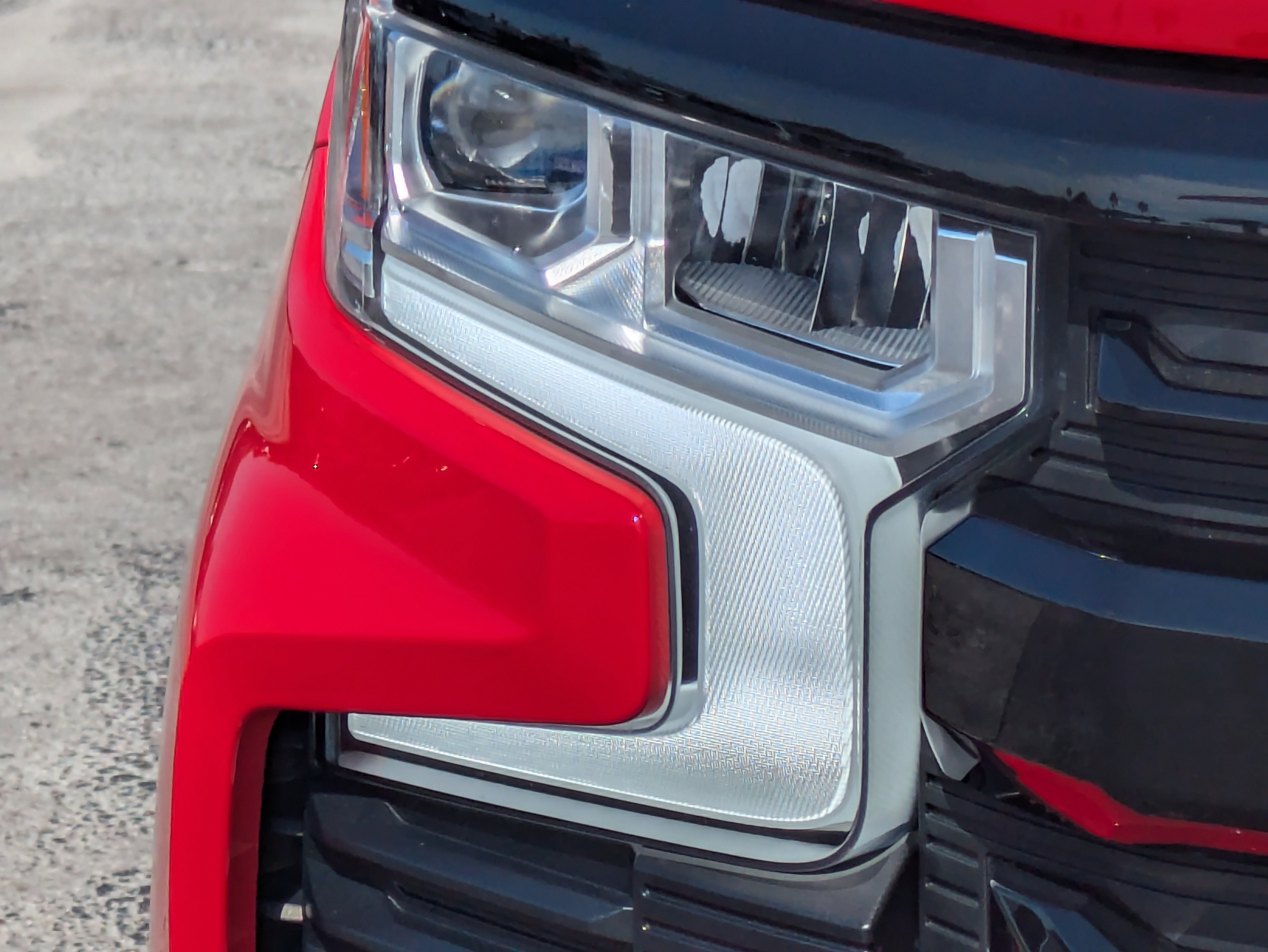 2023 Chevrolet Silverado 1500 LT Trail Boss photo 2