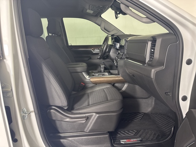 2022 Chevrolet Silverado 1500 LT photo 4