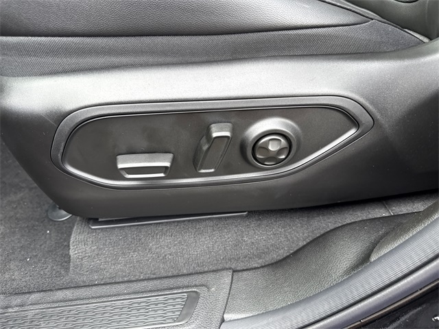 2025 Jeep Grand Cherokee Altitude photo 13
