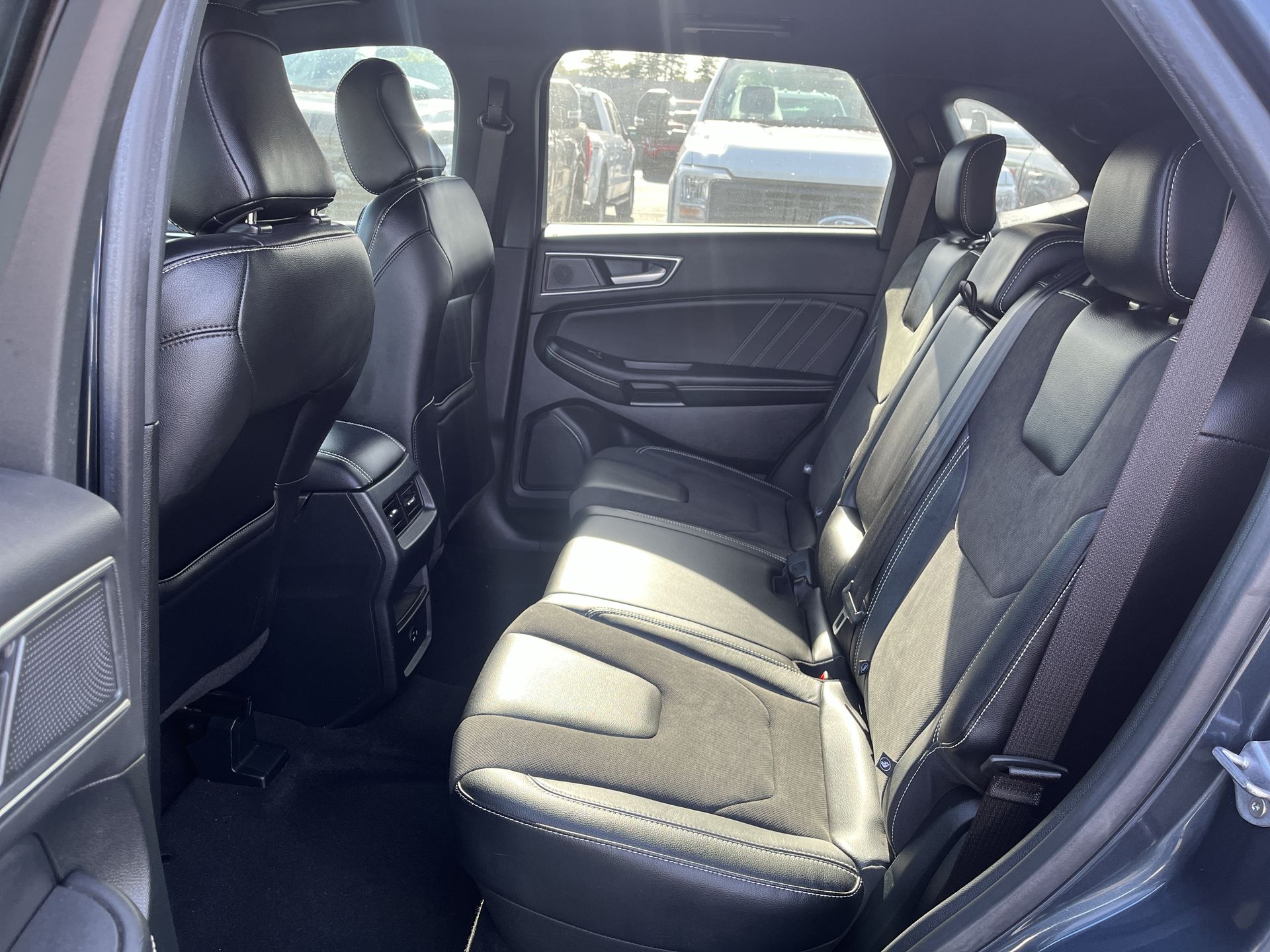 2022 Ford Edge ST photo 4
